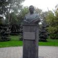 Памятник А. И. Родимцеву