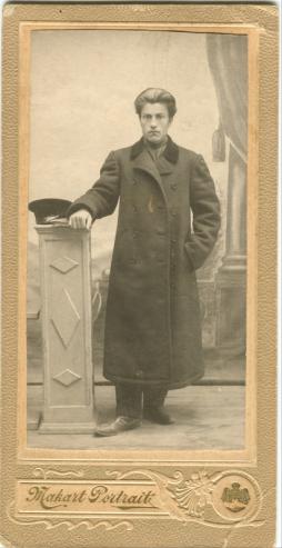 В .В. Гриханов в годы работы учителем в с. Шеметово, 1913 г.