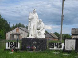 Памятник на Братской могиле в поселке Березовка Карачевского района Брянской области.