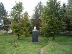 Памятник В. И. Ленину в деревне Кузино, 2008 г.
