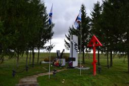 Памятник морякам 1-й отдельной лыжной бригады Краснознаменного Тихоокеанского флота