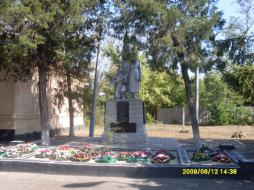 Памятник Тринадцати Героям Красновки