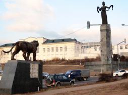 Памятник «Мать Бурятия» в Улан-Удэ