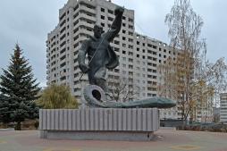Памятник «Металлург» (в народе – памятник Алёше), г. Орёл. Фото 2014 года.