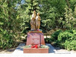 Памятник «Детям войны» в Волгодонске. Сентябрь 2020 г. Фото: Александр Тихонов.