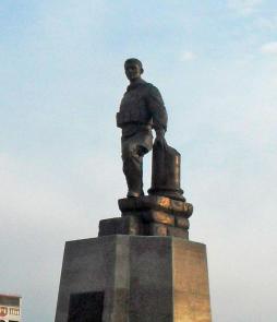 Памятник Александру Прохоренко в Оренбурге.