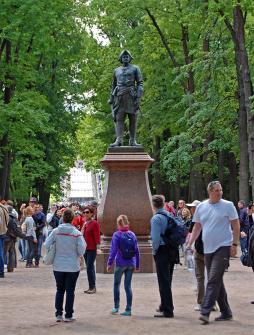 Памятник Петру I (Петергоф). Июнь 2015 г. Фото: А. Востриков.