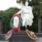 Мемориал воинам, павшим в боях за Родину, д. Капань. Сентябрь 2010 г.
