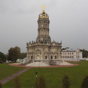 Знаменская церковь, п. Дубровицы. Фотограф: Дмитрий Белов.