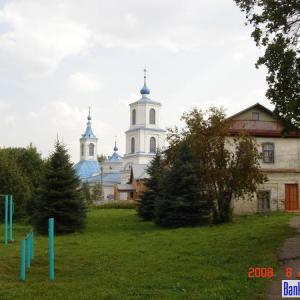 Село Хитровщина, вид на церковь Богоявления Господня. 2008 год. Фото: М. Российский