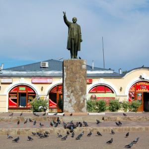 Памятник В. И. Ленину в Боровске на площади Ленина. Июль 2012 г. Фото: А. Востриков.