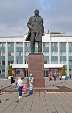 Памятник Ленину в Одинцове, март 2015 г. Фото: А. Востриков.